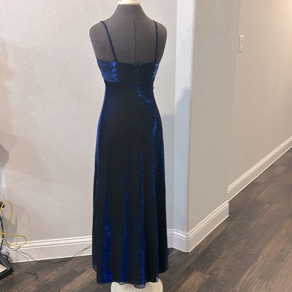 Betsy & Adam by Jaslene evening dress - Picture 3 of 7